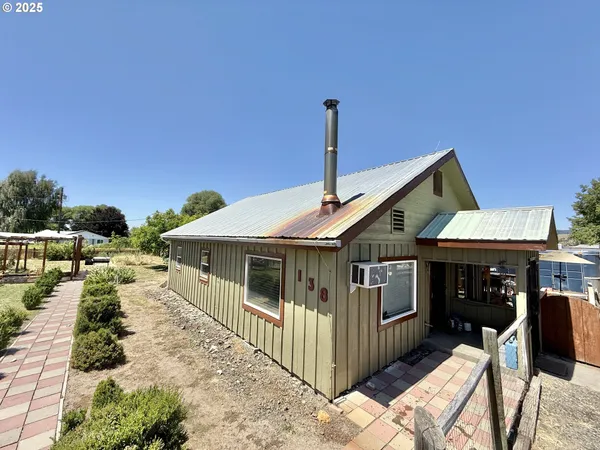 $273,000 | 138 12th Street, Prairie City, OR 97869