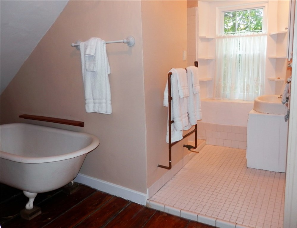 23 Stillwater Road Smithfield, RI 02917 - Photo 12 of 21