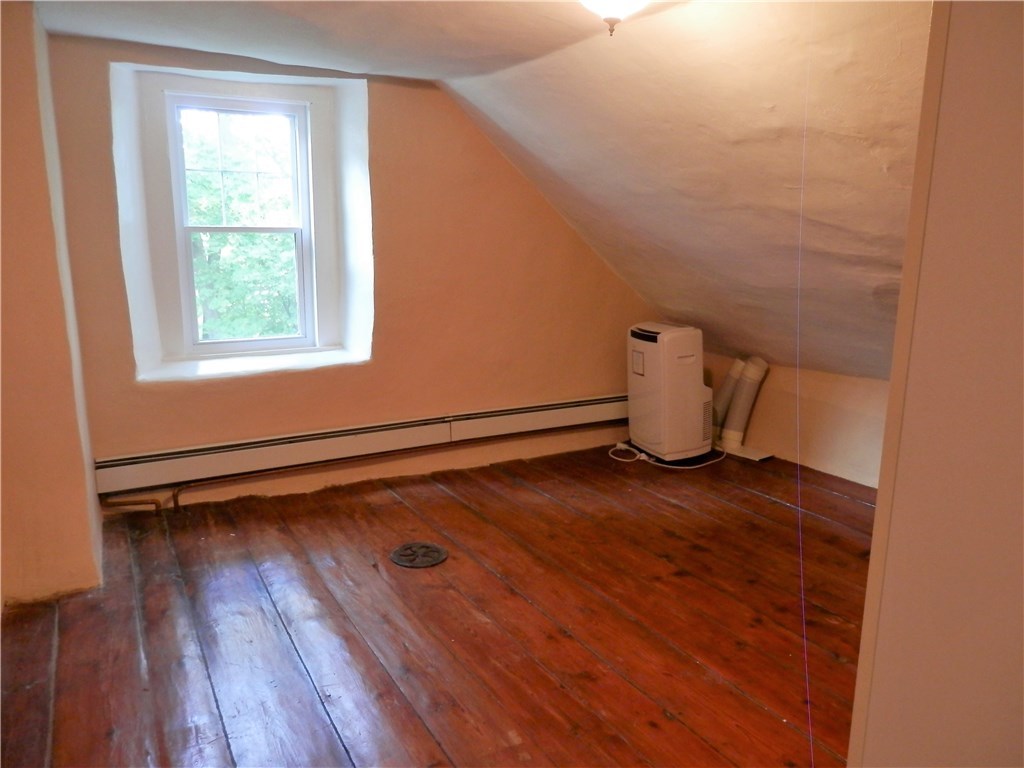 23 Stillwater Road Smithfield, RI 02917 - Photo 15 of 21