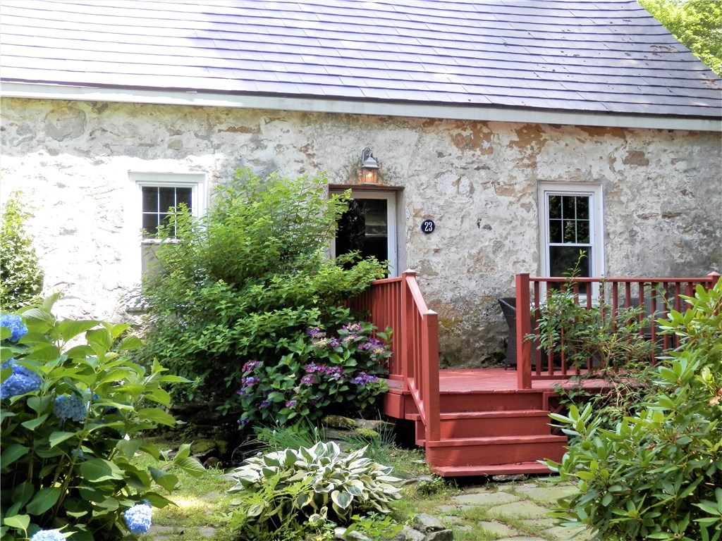 23 Stillwater Road Smithfield, RI 02917 - Photo 3 of 21