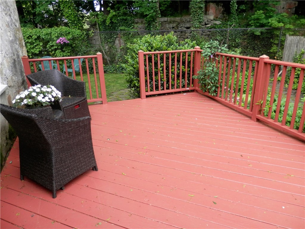 23 Stillwater Road Smithfield, RI 02917 - Photo 5 of 21