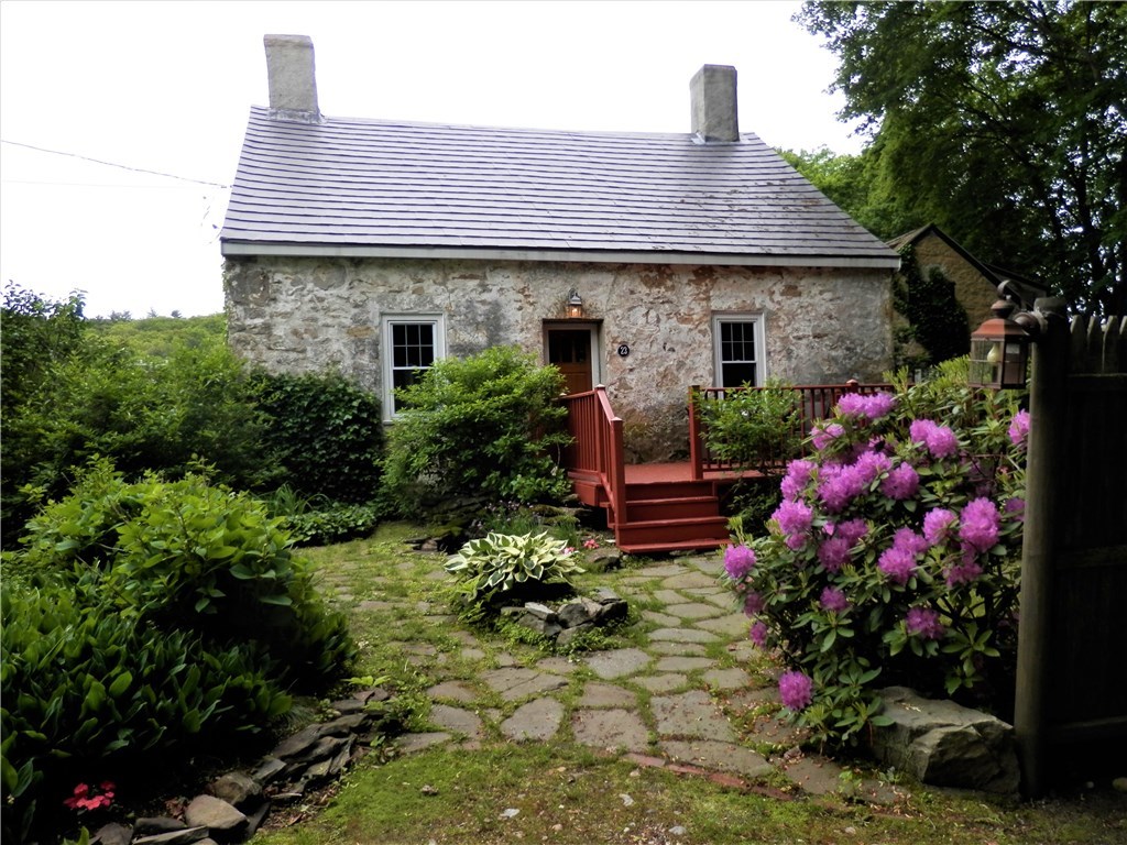 23 Stillwater Road Smithfield, RI 02917 - Photo 6 of 21