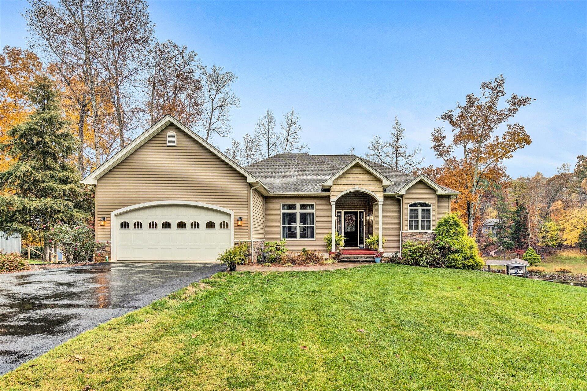 248 Woodbrook Road Moneta, VA 24121 - Photo 1 of 51 01-103120220047