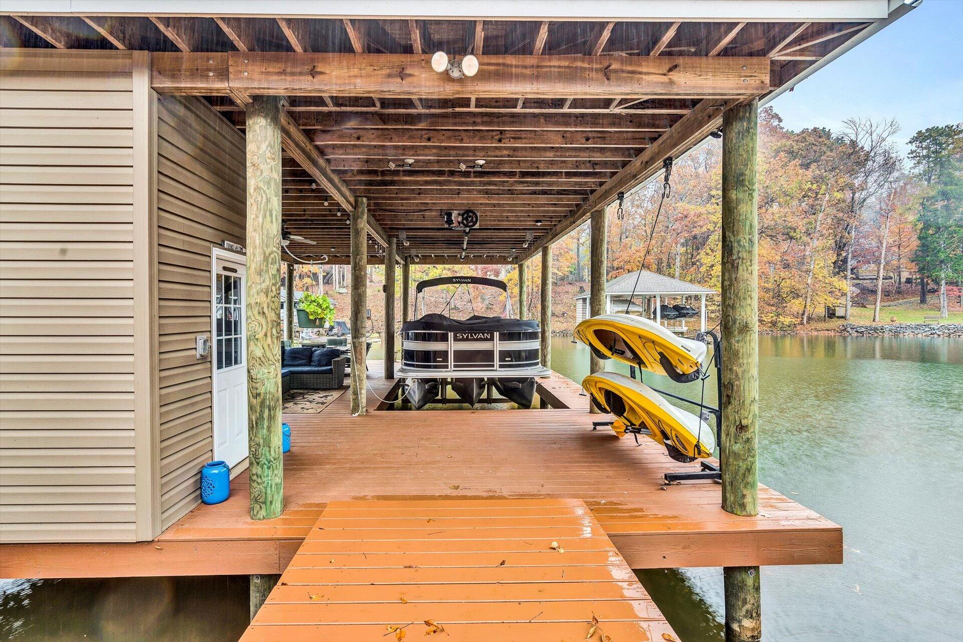 248 Woodbrook Road Moneta, VA 24121 - Photo 41 of 51 41-103120220032