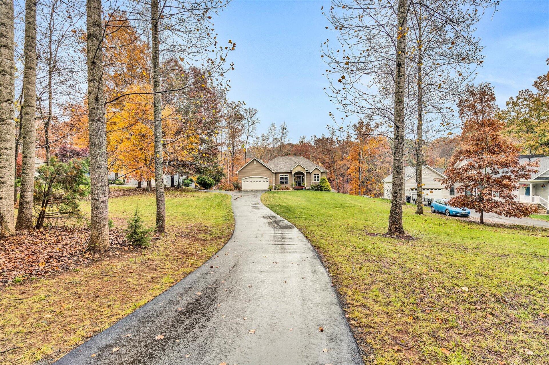 248 Woodbrook Road Moneta, VA 24121 - Photo 47 of 51 49-103120220046