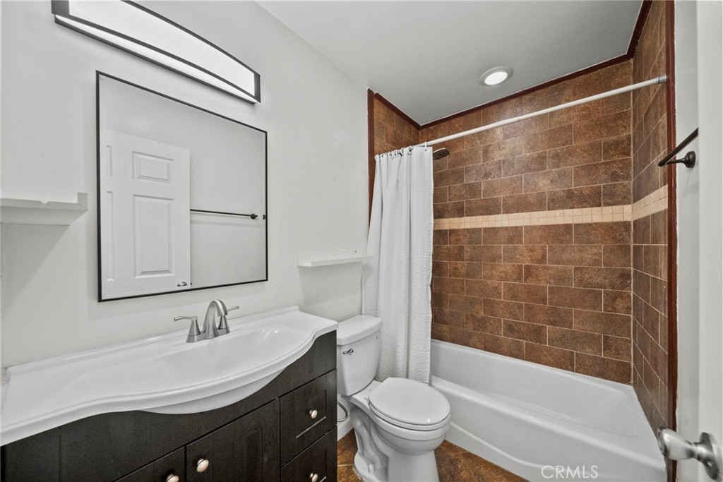 7707 Apperson Street Tujunga, CA 91042 - Photo 12 of 17