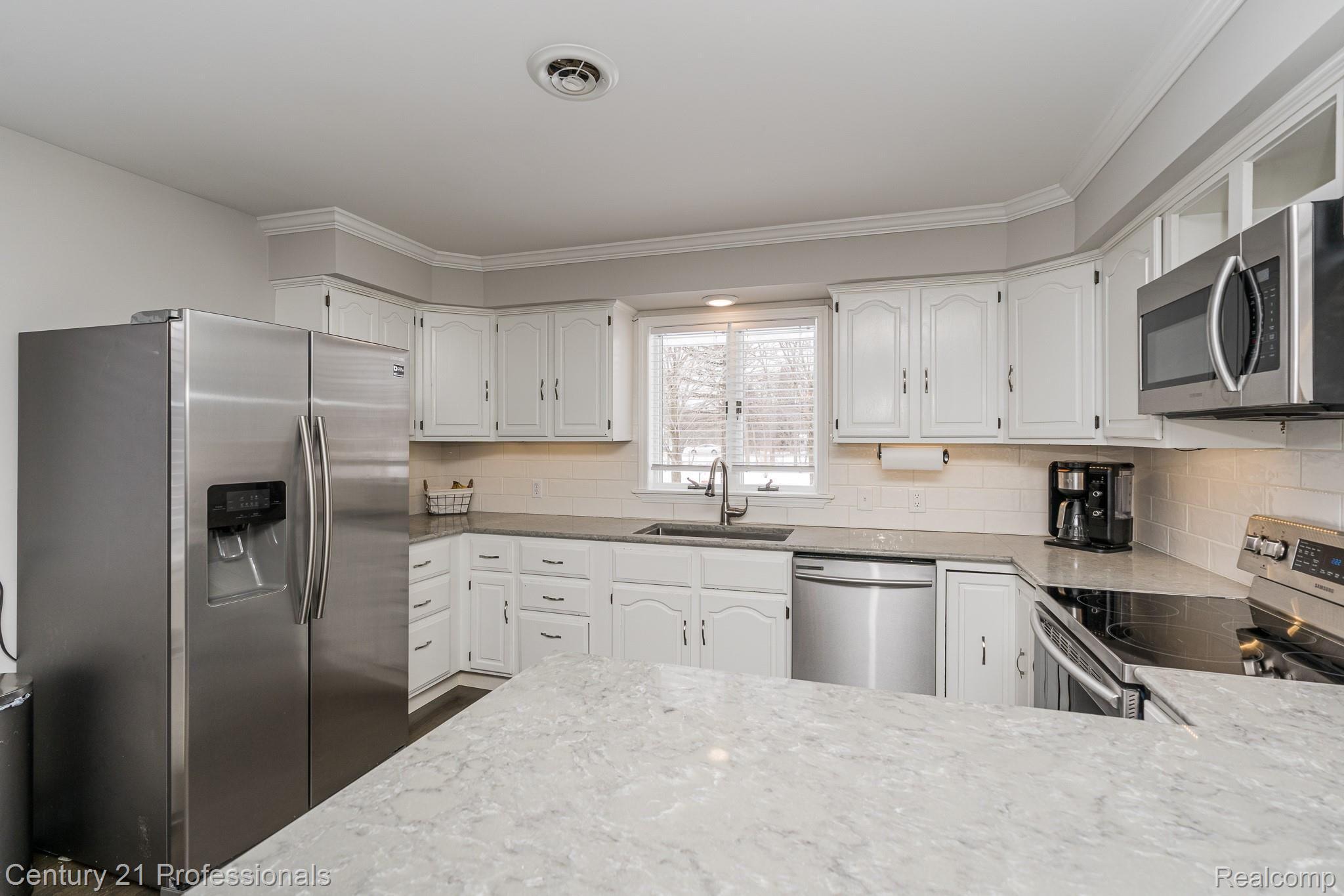 1495 North Rochester Road Oakland, MI 48363 - Photo 10 of 48 1495 Rochester Rd MLS-W012.jpg
