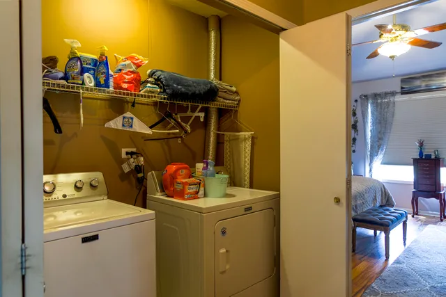 $369,900 | 1408 Welland Court, Roselle, IL 60172