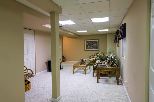 $369,900 | 1408 Welland Court, Roselle, IL 60172