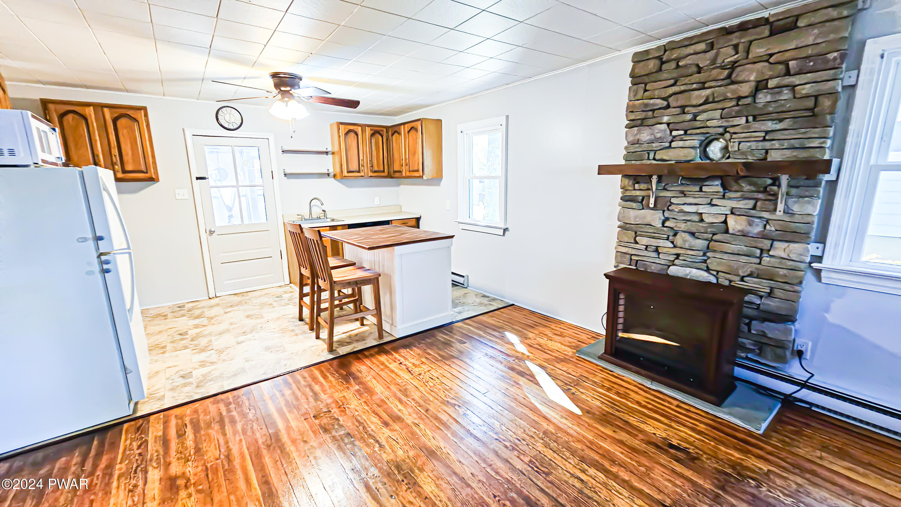 131 East Balsam Road Greentown, PA 18426 - Photo 11 of 48 20241017_140458