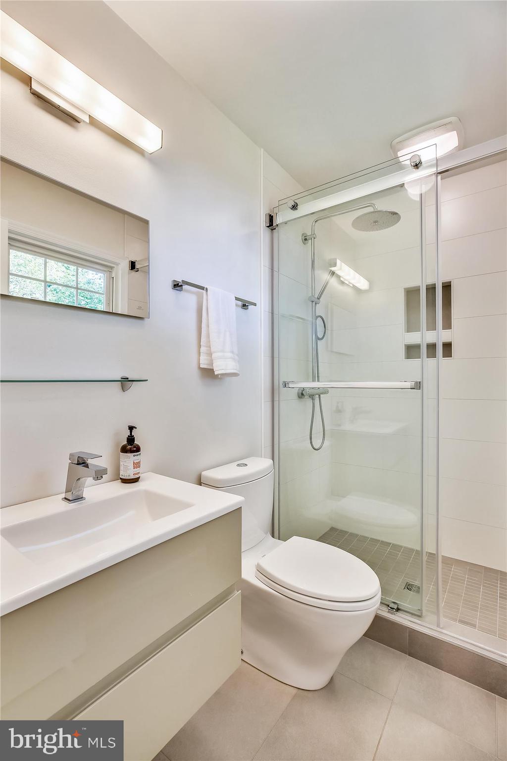 1726 Glastonberry Road Potomac, MD 20854 - Photo 18 of 23 Gallery Image 18