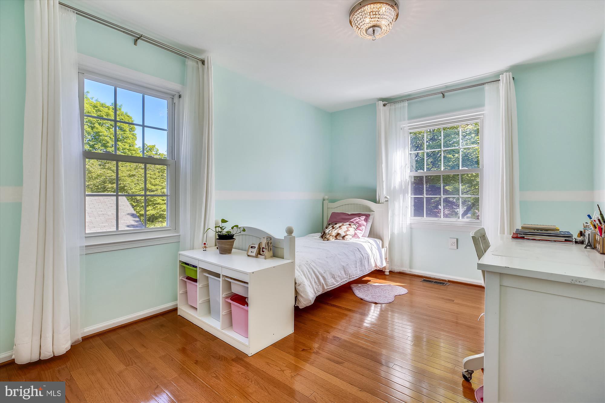 1726 Glastonberry Road Potomac, MD 20854 - Photo 19 of 23 Gallery Image 19