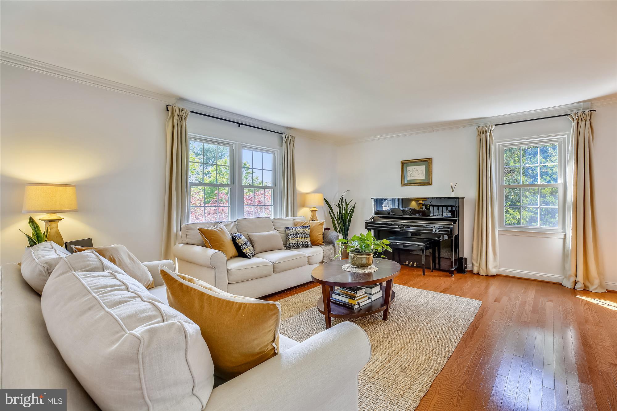 1726 Glastonberry Road Potomac, MD 20854 - Photo 5 of 23 Gallery Image 5