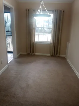 $900 | 3812 Rhodes Avenue, Memphis, TN 38111