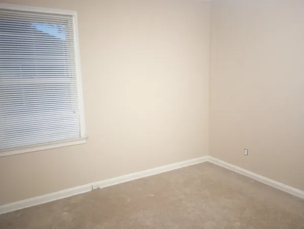 $900 | 3812 Rhodes Avenue, Memphis, TN 38111