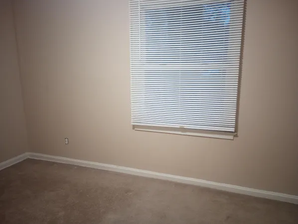 $900 | 3812 Rhodes Avenue, Memphis, TN 38111