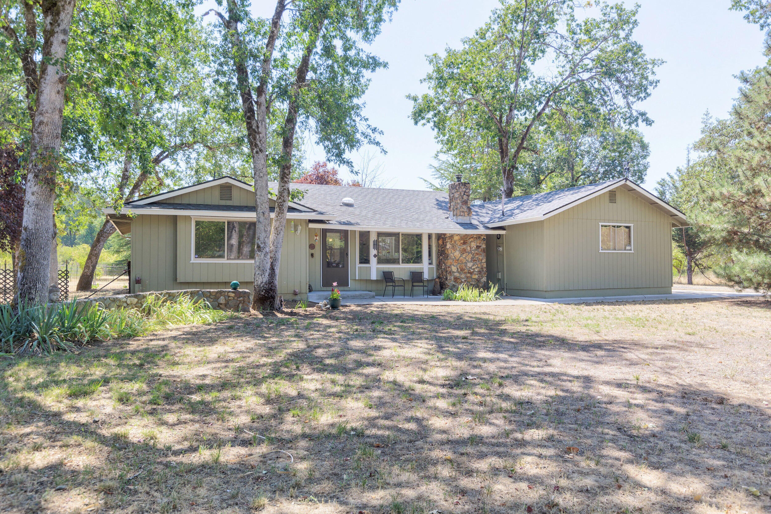427 Connie Lane Merlin, OR 97532 - Photo 1 of 46 0r1a5555_6_7_8_9_1