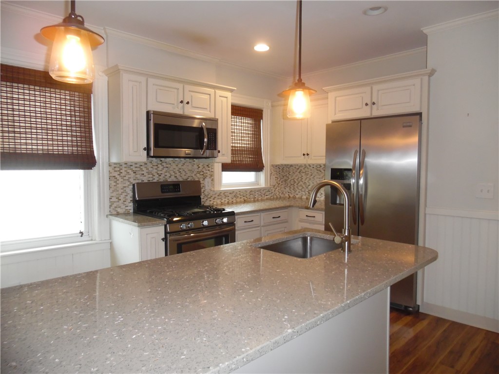 46 First School Street Bristol, RI 02809 - Photo 3 of 12