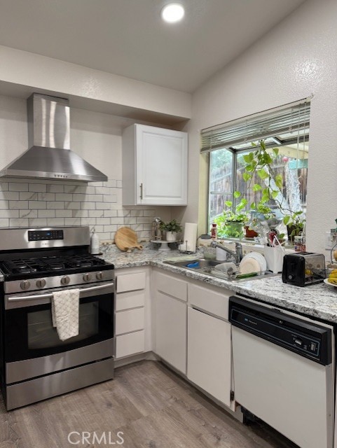 12446 Mt Baldy Drive Victorville, CA 92392 - Photo 14 of 36 Kitchen