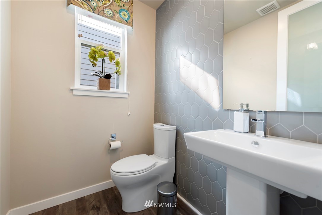 3827 192nd Place Southeast, Unit 18 Bothell, WA 98012 - Photo 9 of 26 Gallery Image 9