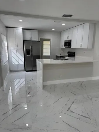 $3,300 | 2423 Scott Street, Hollywood, FL 33020