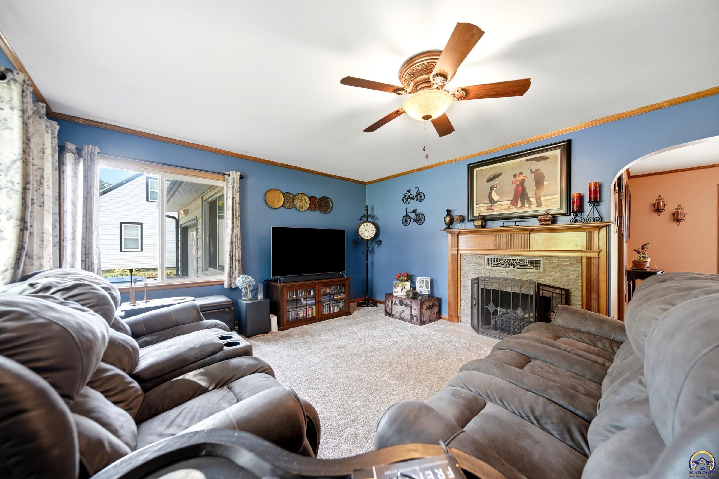 2151 Southwest Burnett Road Topeka, KS 66614 - Photo 6 of 35