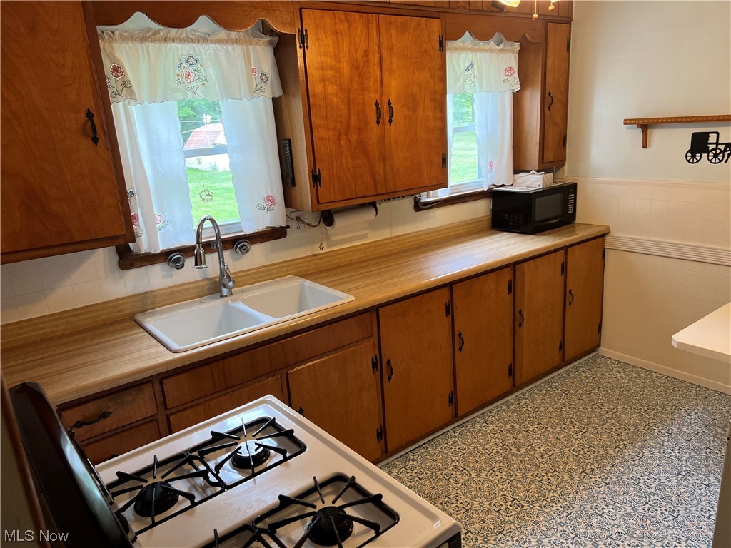 2235 Creamer Road Ashtabula, OH 44004 - Photo 2 of 9