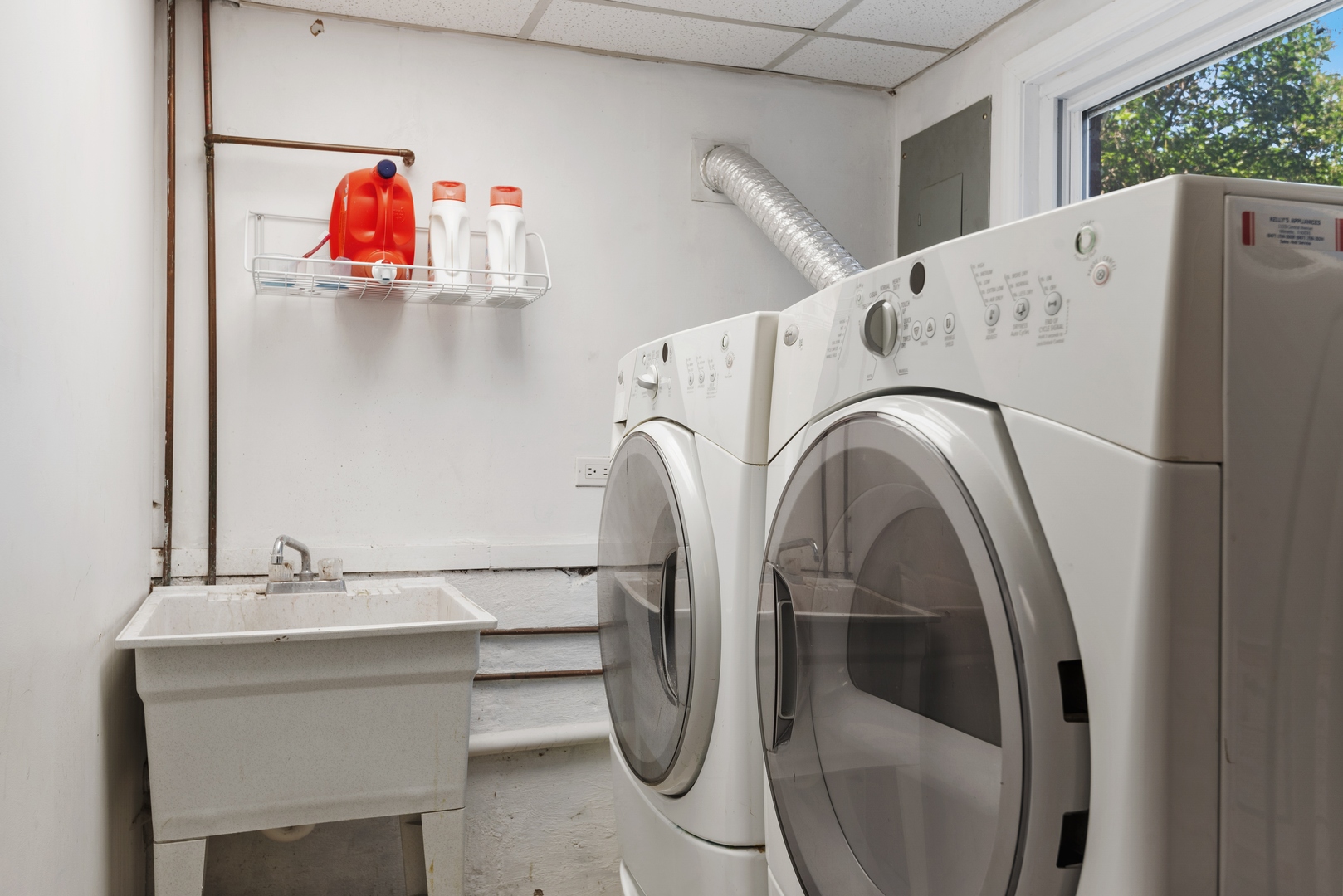 2040 Central Avenue Wilmette, IL 60091 - Photo 15 of 22 a utility room with dryer and washer
