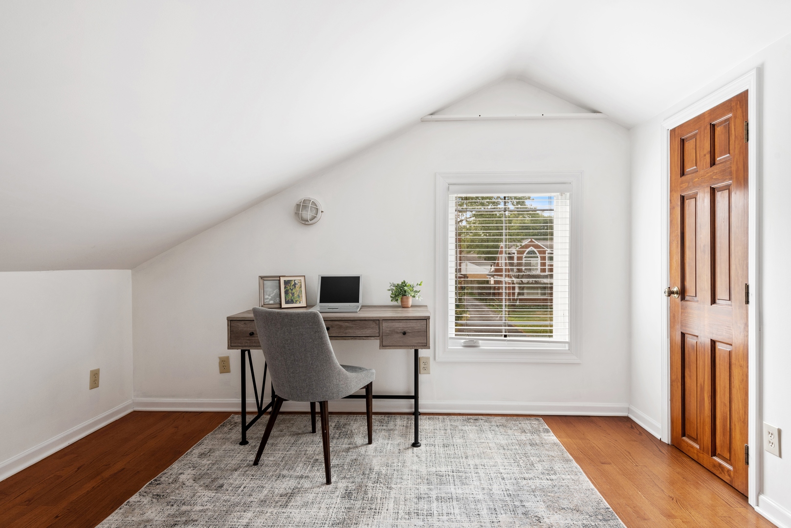 2040 Central Avenue Wilmette, IL 60091 - Photo 10 of 22 a workspace with furniture and a window