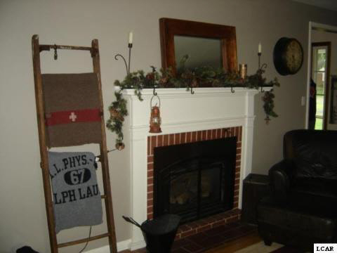1262 East Oregon Road Adrian, MI 49221 - Photo 9 of 24 20359074-8.JPG