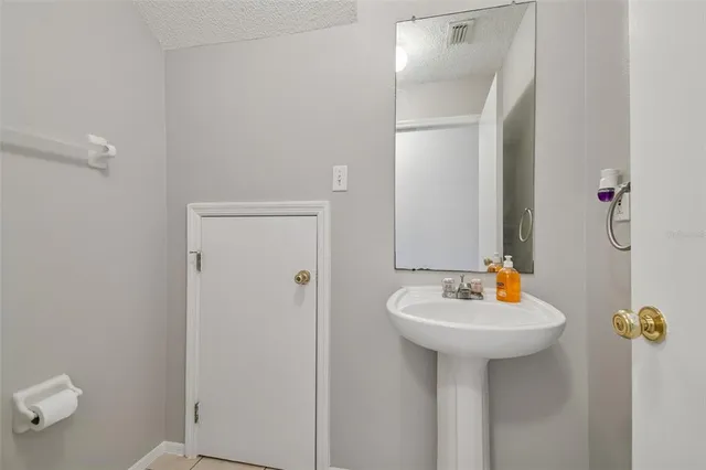 $235,000 | 1341 Twilridge Place, Brandon, FL 33511