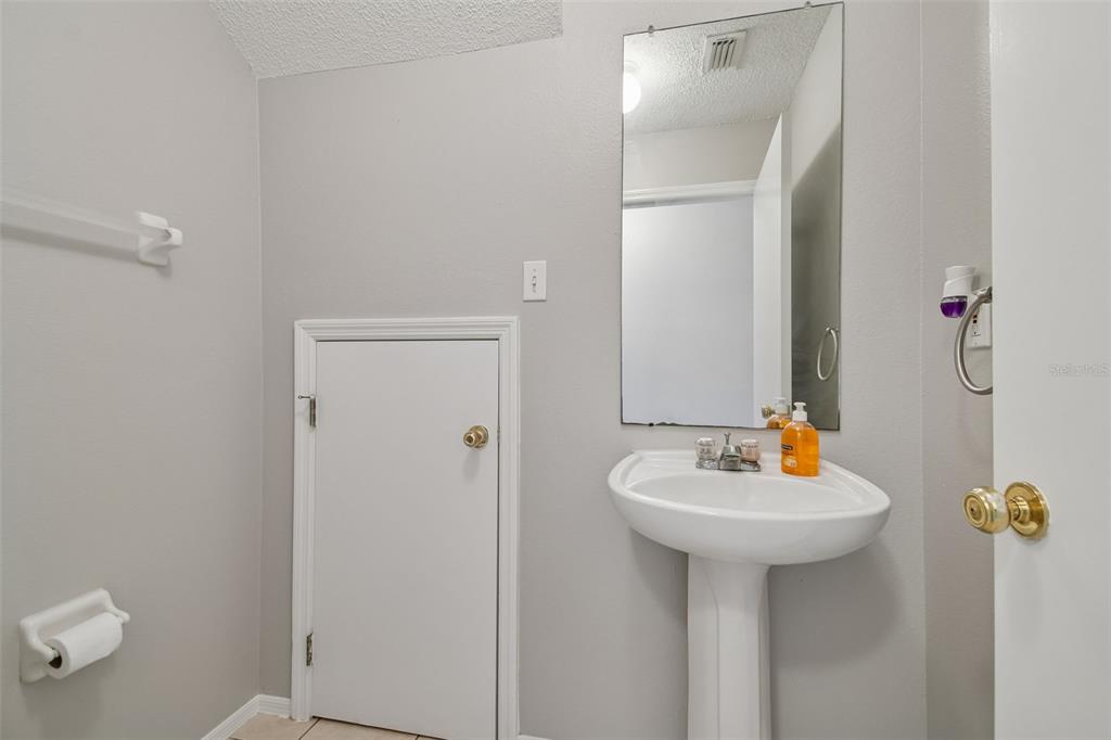 1341 Twilridge Place Brandon, FL 33511 - Photo 31 of 39