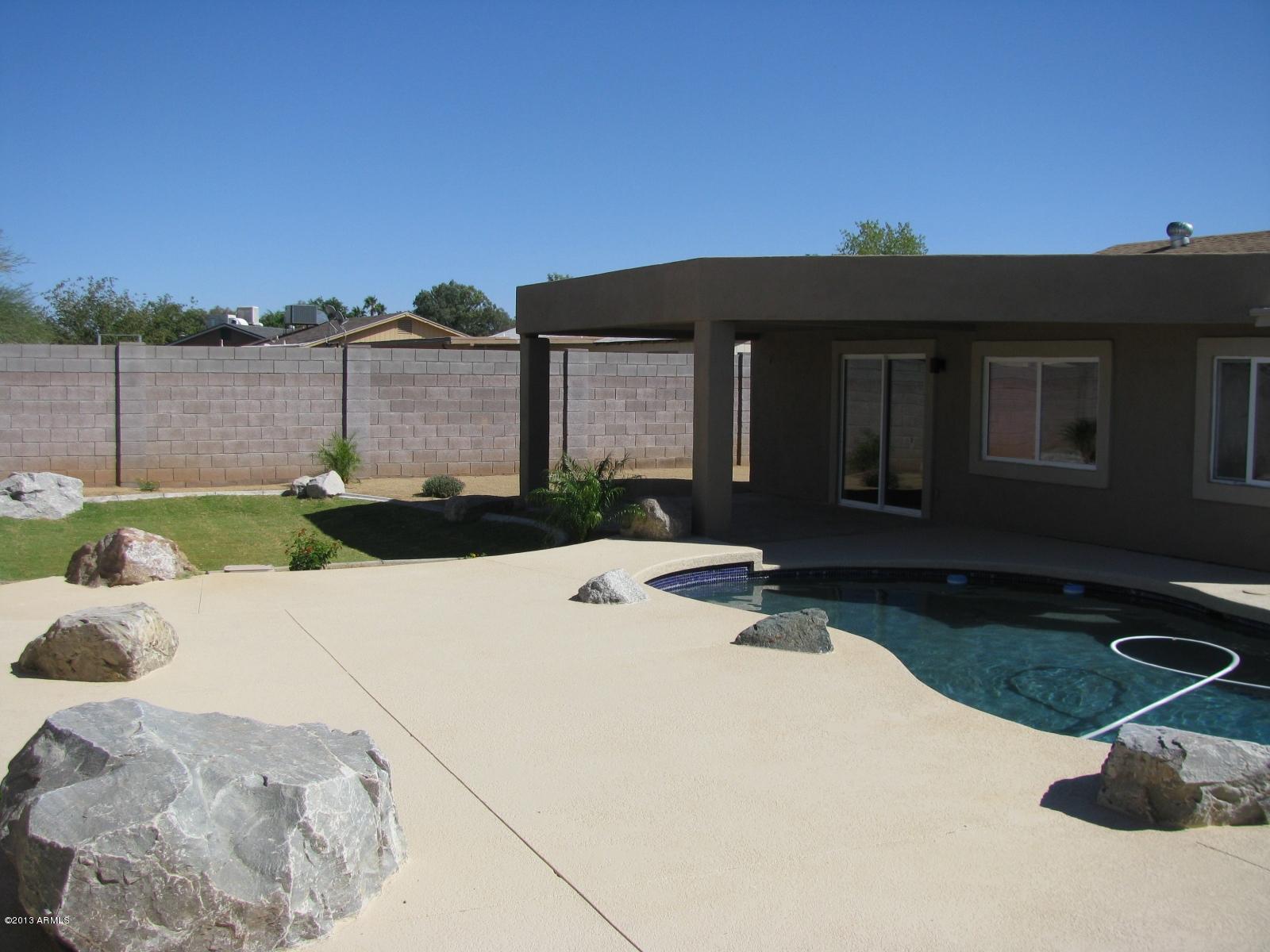 4046 East Hearn Road Phoenix, AZ 85032 - Photo 5 of 26 IMG_0304
