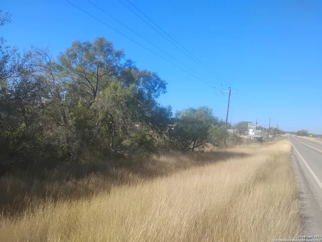 $85,000 | 10091 Highway 83, Uvalde, TX 78801