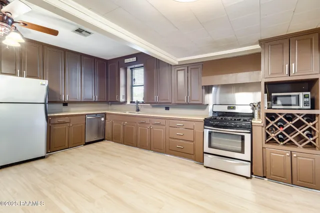 $180,000 | 511 3rd Street, Rayne, LA 70578