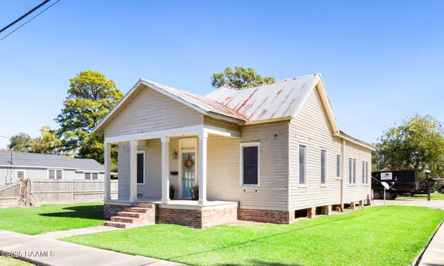 $180,000 | 511 3rd Street, Rayne, LA 70578