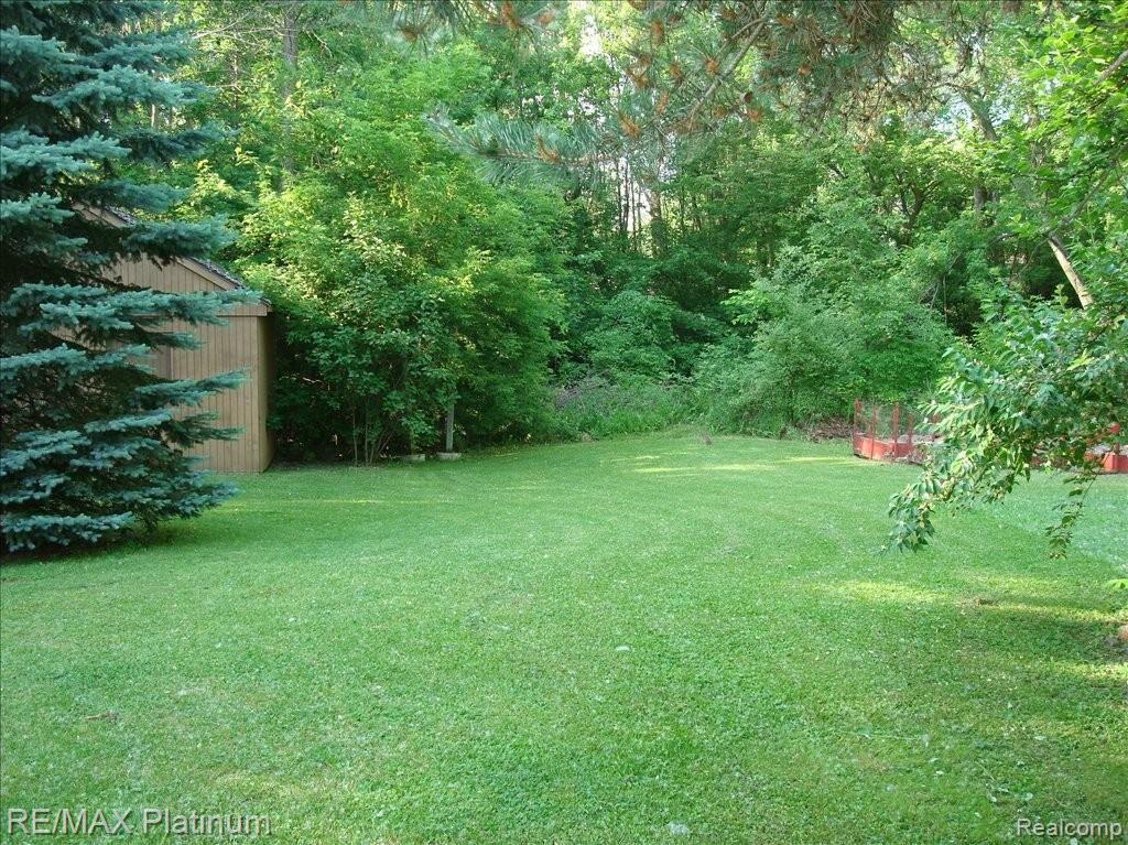 2273 Pleasant Ridge Howell, MI 48843 - Photo 15 of 16 More private views