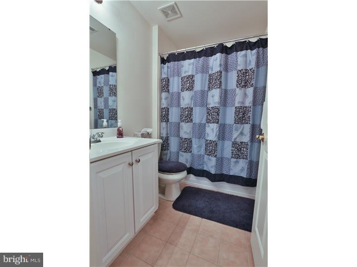126 Lower Way Road Easton, PA 18045 - Photo 15 of 21 Bathroom