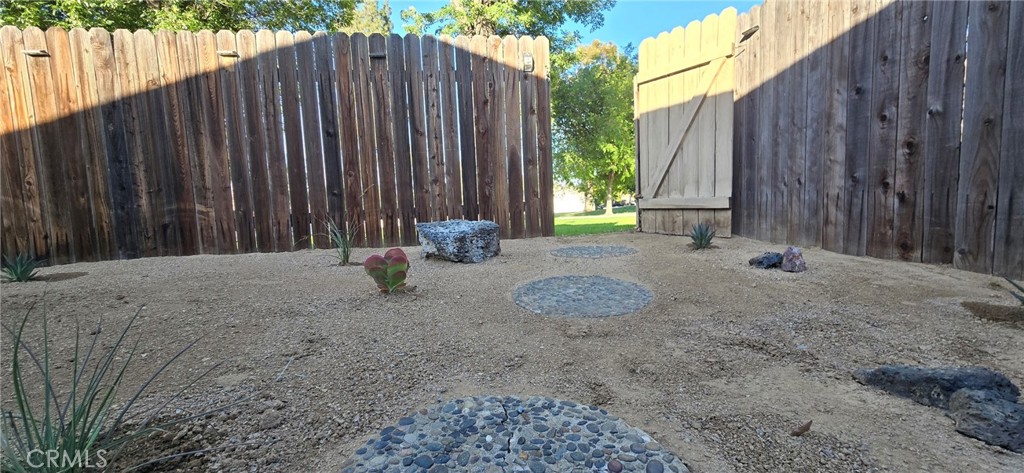 6830 Astoria Drive Riverside, CA 92503 - Photo 4 of 23 Backyard_Park_Access