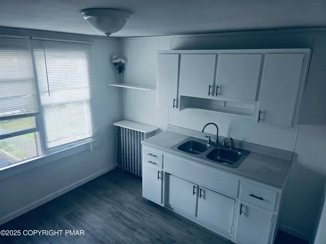 $1,400 | 207 South Valley Avenue, Unit 2, Olyphant, PA 18447