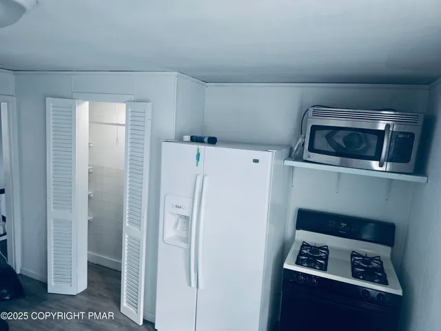 $1,400 | 207 South Valley Avenue, Unit 2, Olyphant, PA 18447