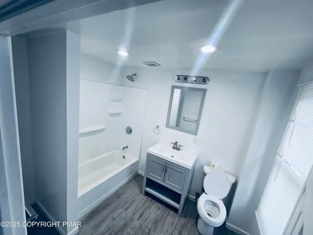 $1,400 | 207 South Valley Avenue, Unit 2, Olyphant, PA 18447