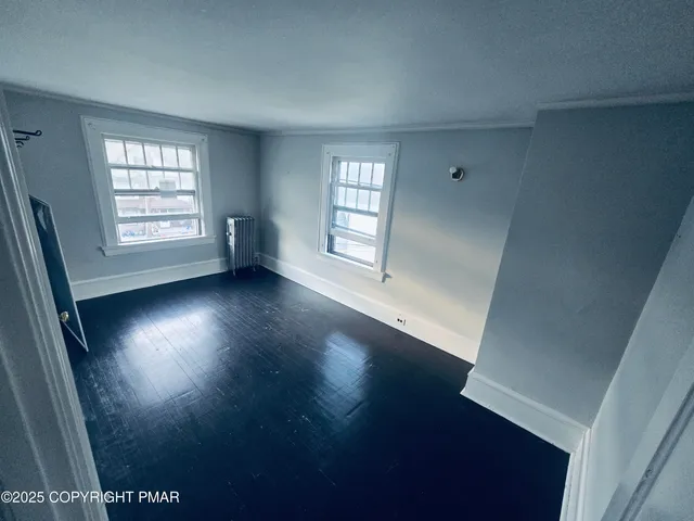 $1,400 | 207 South Valley Avenue, Unit 2, Olyphant, PA 18447