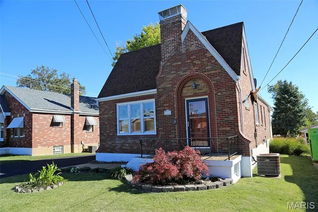 $267,900 | 9702 Sterling Place, Affton, MO 63123