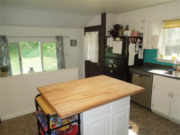 142 Davis Road Dracut, MA 01826 - Photo 9 of 30 Gallery Image 9