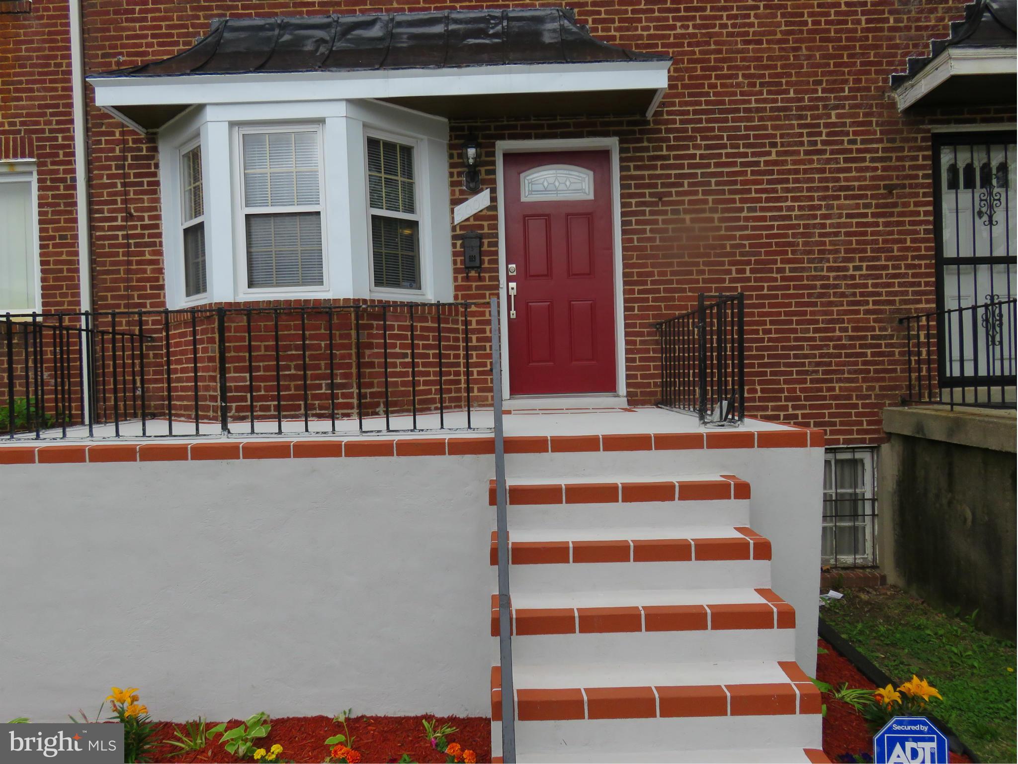 5006 West Hills Road Baltimore, MD 21229 - Photo 3 of 28 Exterior (Front)