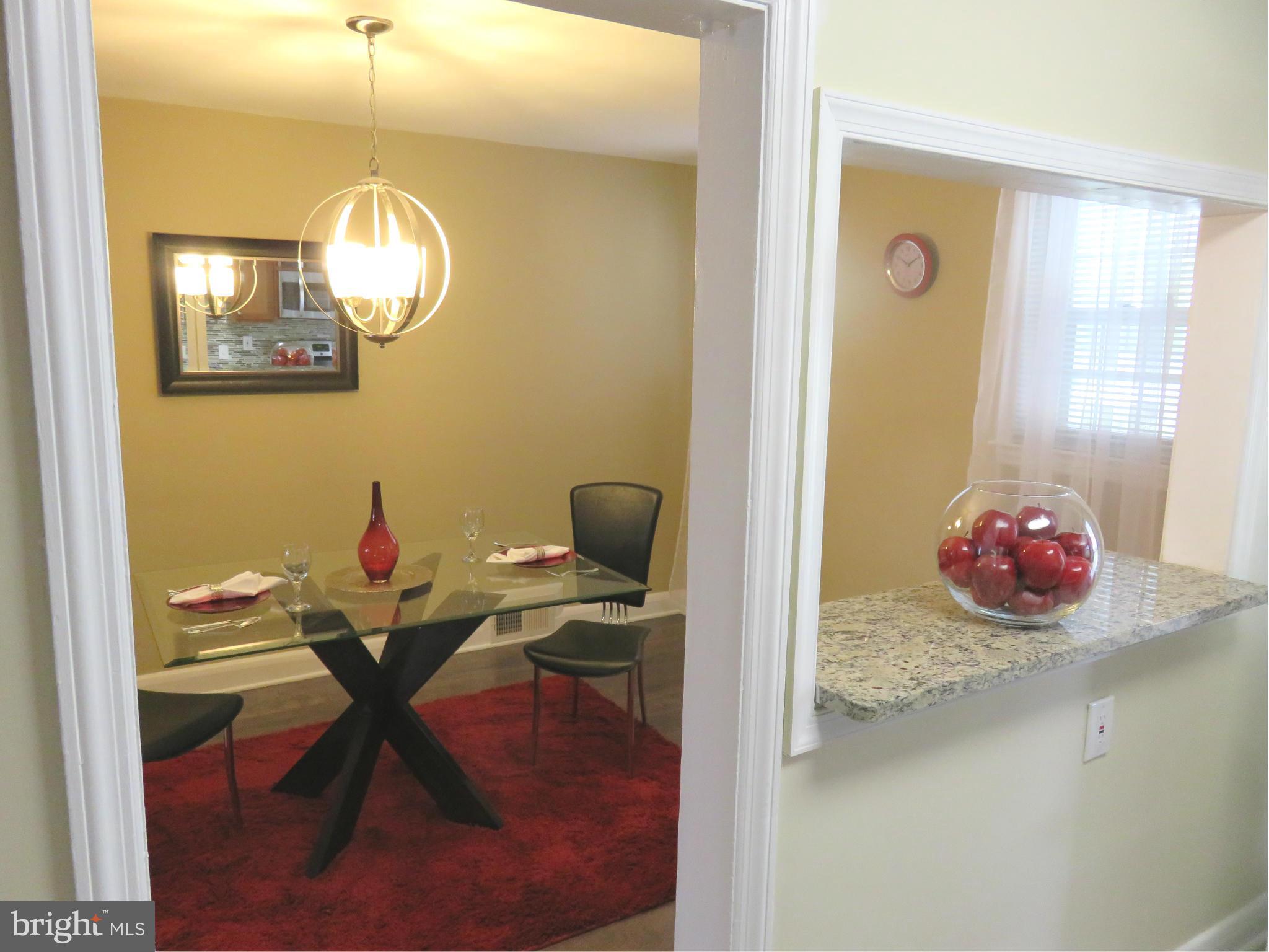 5006 West Hills Road Baltimore, MD 21229 - Photo 9 of 28 Dining Room