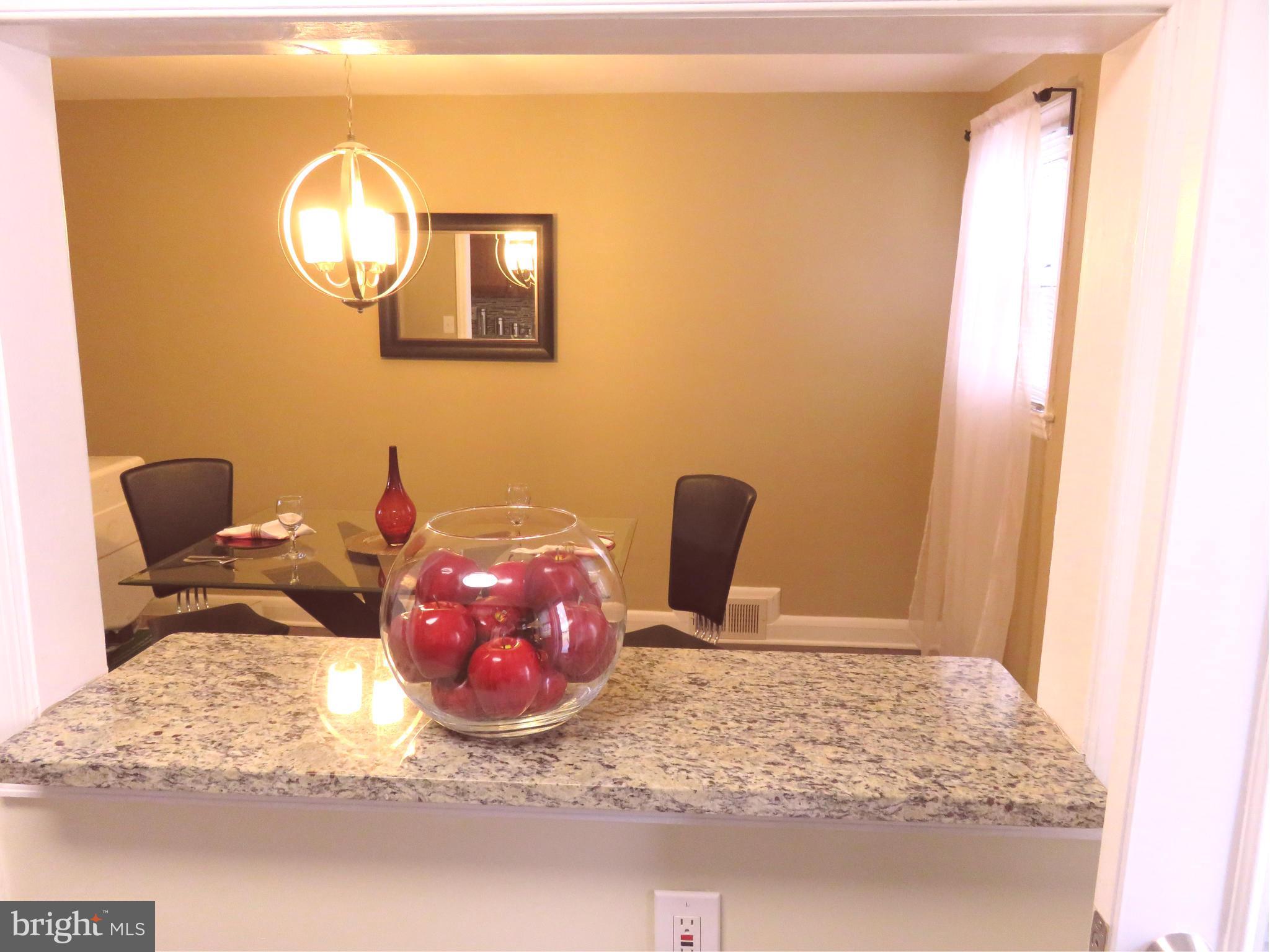 5006 West Hills Road Baltimore, MD 21229 - Photo 10 of 28 Interior (General)