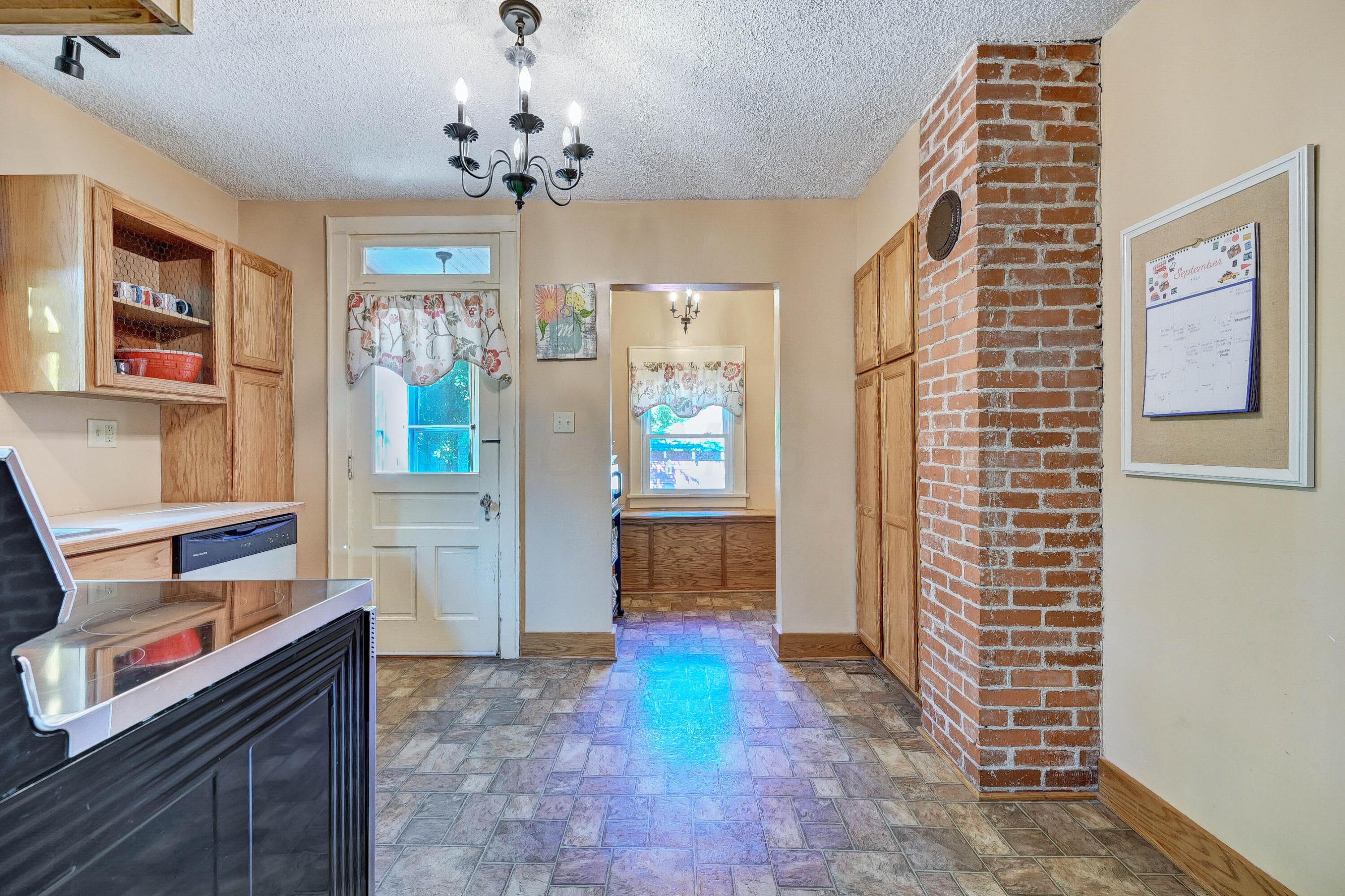 6576 Summit Road Southwest Pataskala, OH 43068 - Photo 13 of 37 Exposed Brick