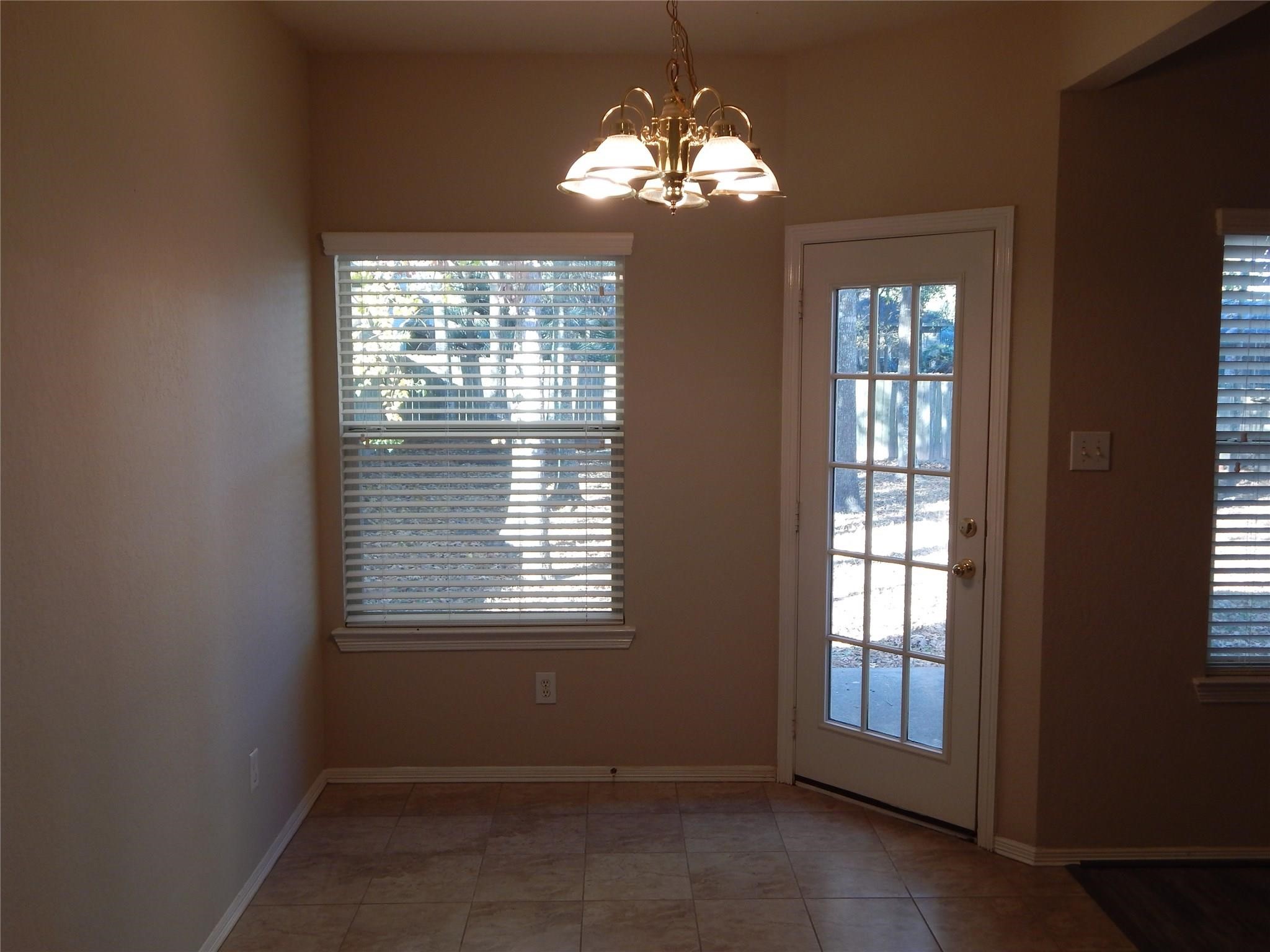 272 Mesa View Conroe, TX 77316 - Photo 7 of 11